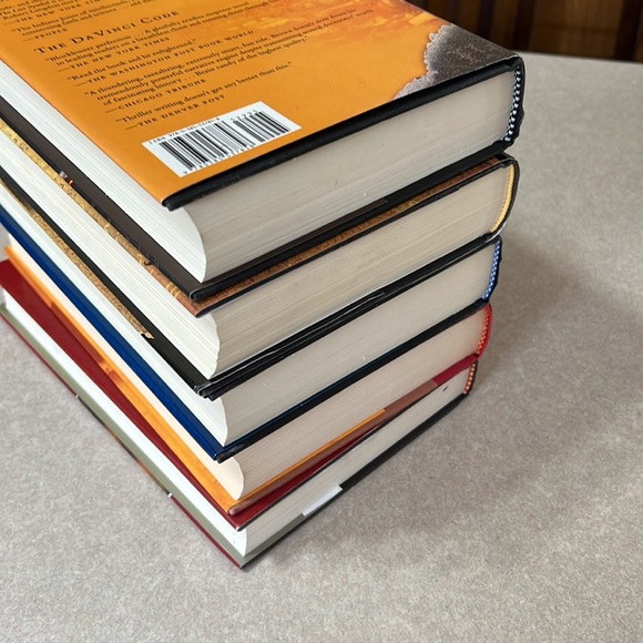Dan Brown Book Bundle - Picture 3 of 5